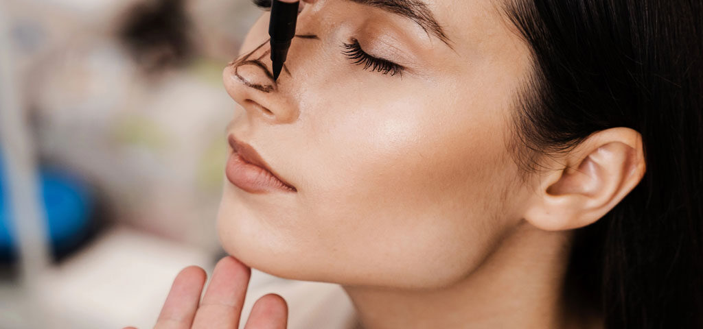 Planowanie operacji plastycznej nosa podczas konsultacji z chirurgiem Operacja plastyczna nosa – konsultacja i planowanie zabiegu