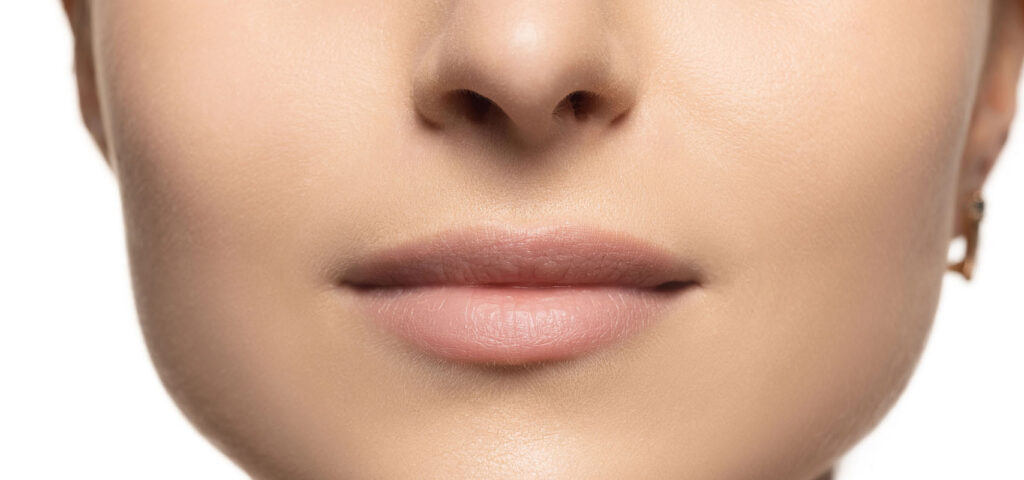 Krzywy nos – przykład asymetrii w obrębie twarzy Asymetria nosa widoczna w profilu twarzy